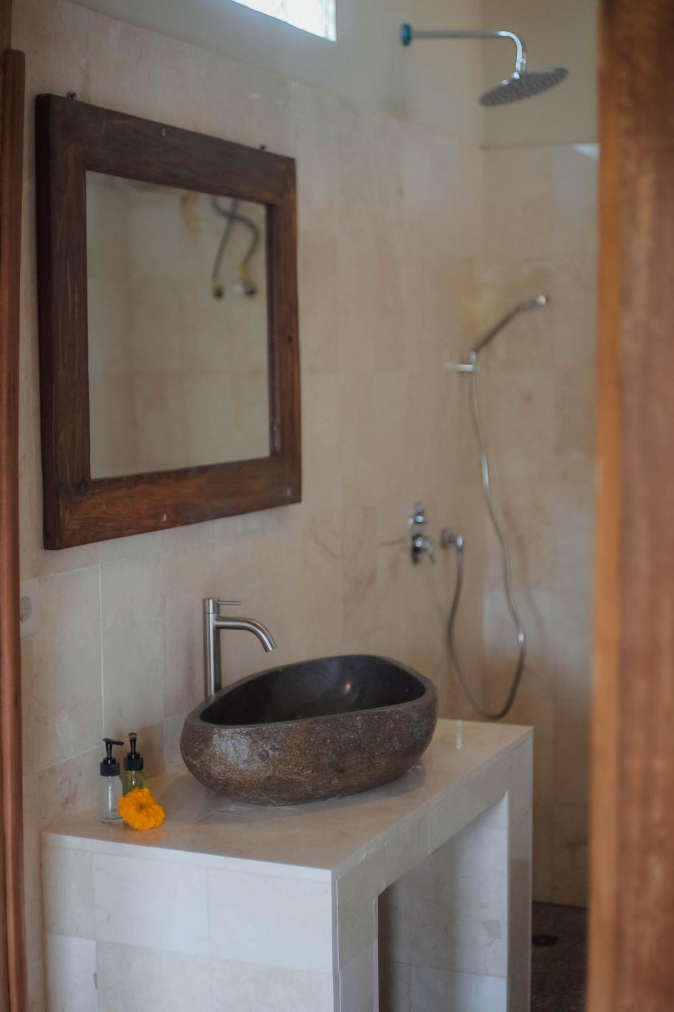 Nirwa 1 Ubud Guesthouse 외부 사진